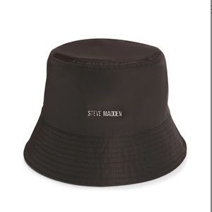 Steven Madden black bucket hat